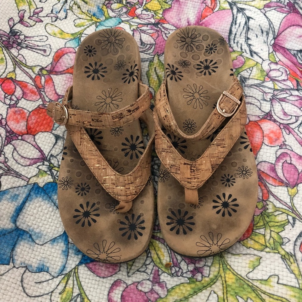 Comfortable support sandals